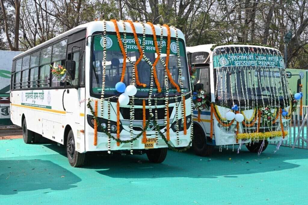 Ranchi news : मुख्यमंत्री ग्राम गाड़ी योजना के लाभुकों को एक साल बाद भी नहीं मिला स्मार्ट कार्ड