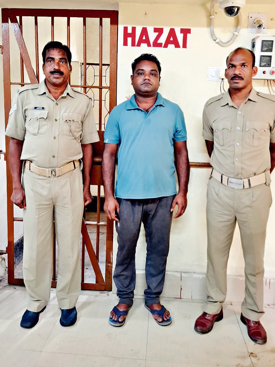 Sambalpur News: बामड़ा सीएचसी में डॉक्टरों को धमकी देने का आरोपी गिरफ्तार