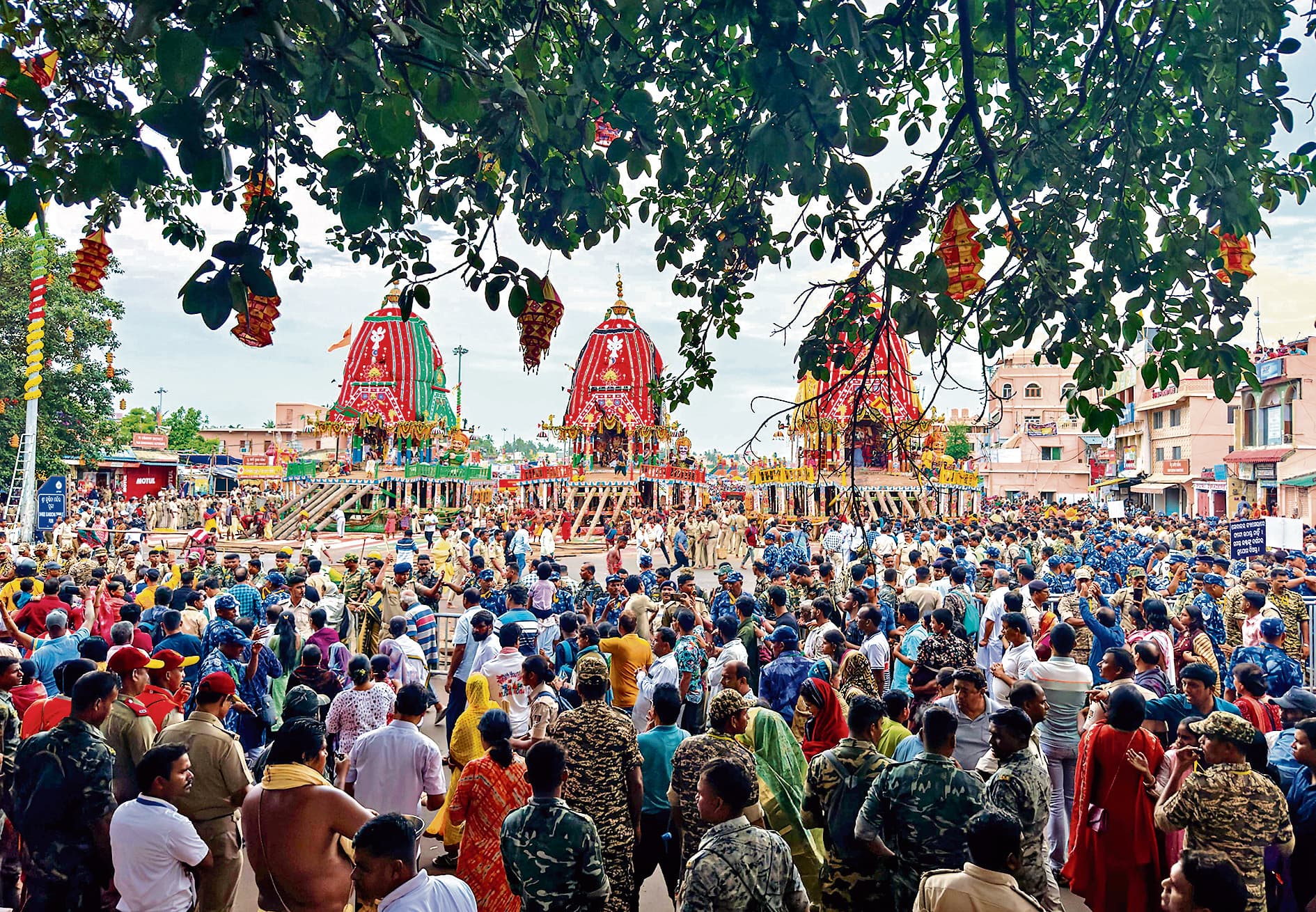 Bhubaneswar News: भगवान जगन्नाथ और उनके भाई-बहन श्री गुंडिचा मंदिर में मौसी के घर पहुंचे