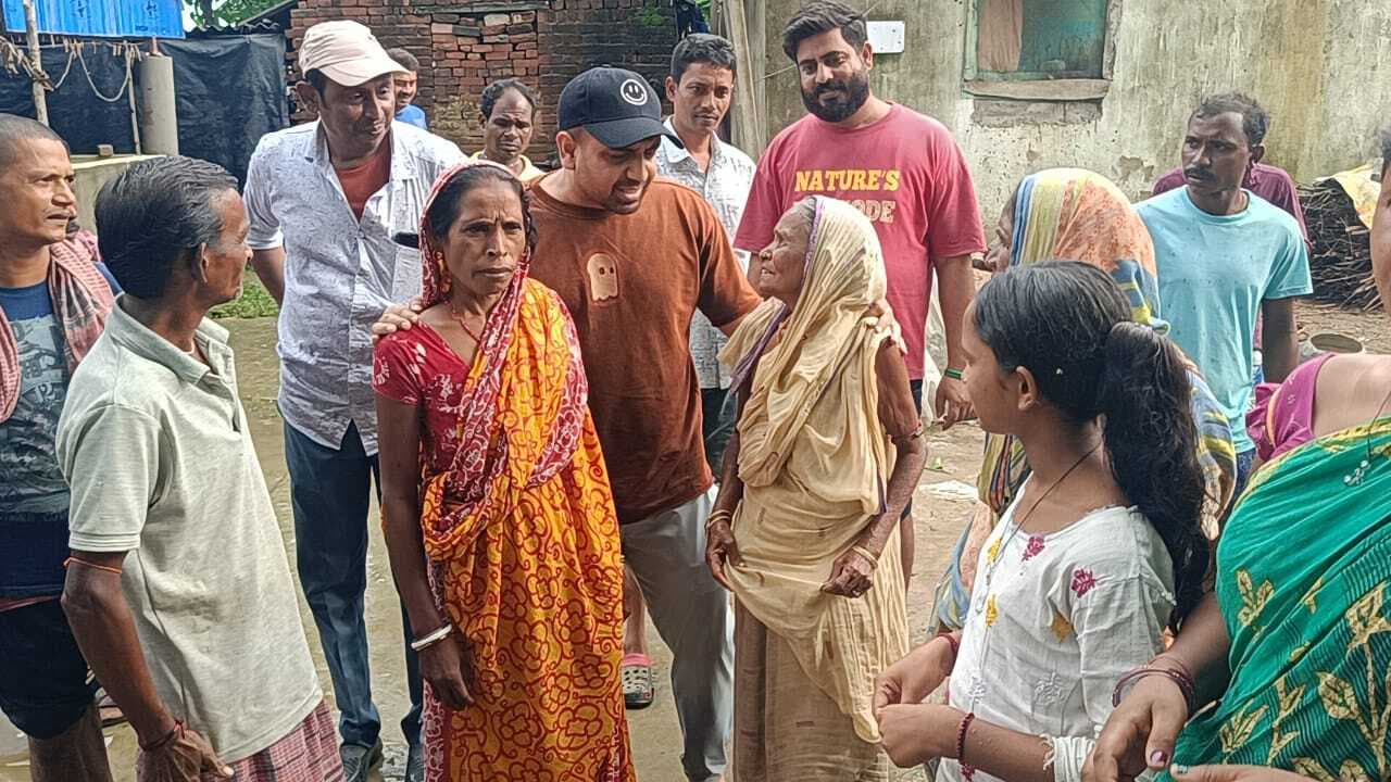 Jamshedpur News : कुणाल षाड़ंगी ने जलभराव प्रभावित क्षेत्र का किया दौरा