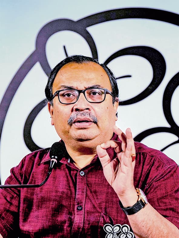 राष्ट्रीय महिला आयोग के दौरे की कुणाल घोष ने की आलोचना