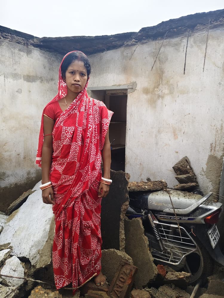 Bokaro News :  कमरे की छत गिरी, बाल-बाल बचा परिवार