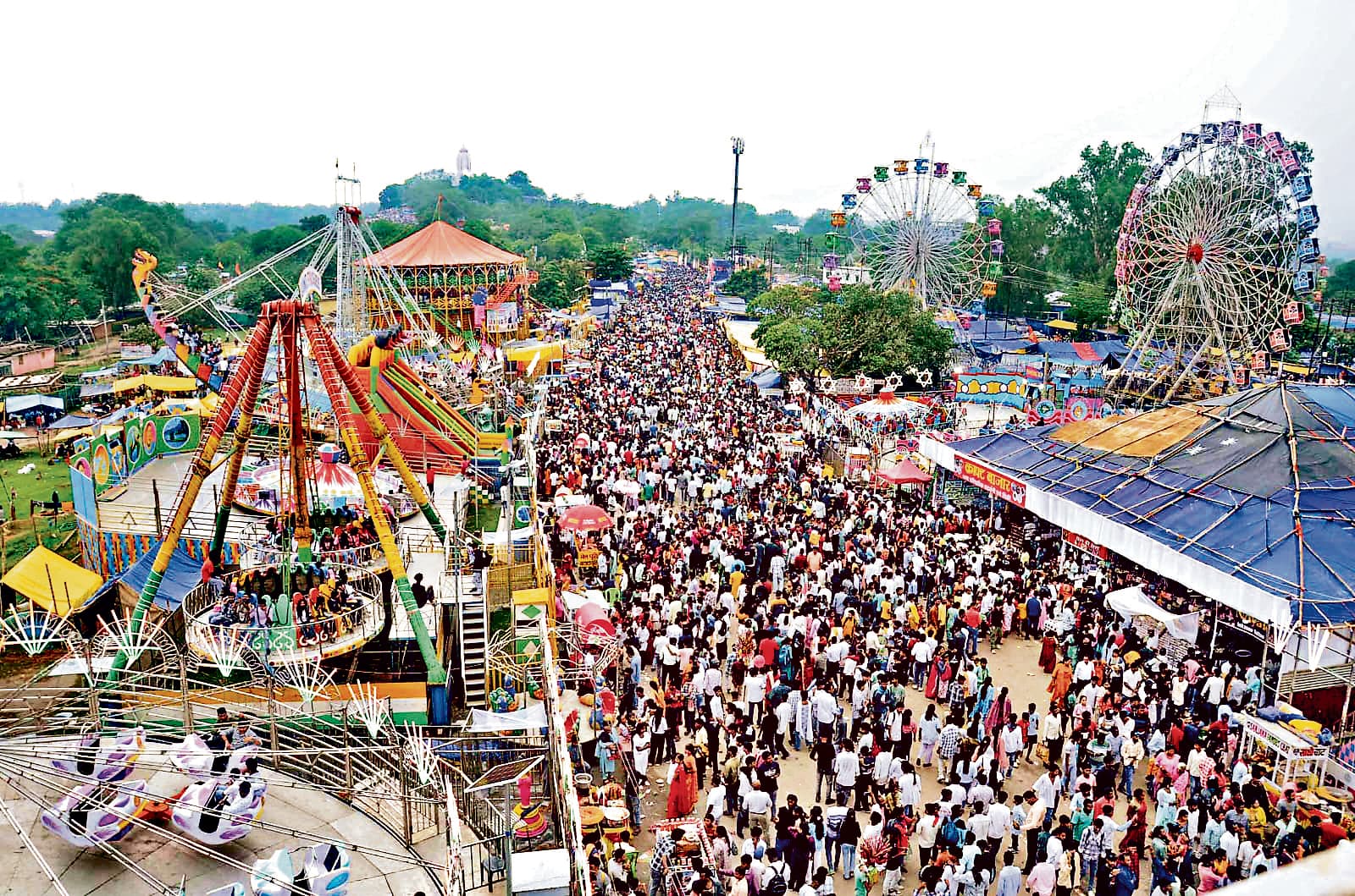 ranchi news : रथ मेला में बारिश भी नहीं रोक सकी श्रद्धा और उल्लास की भीड़