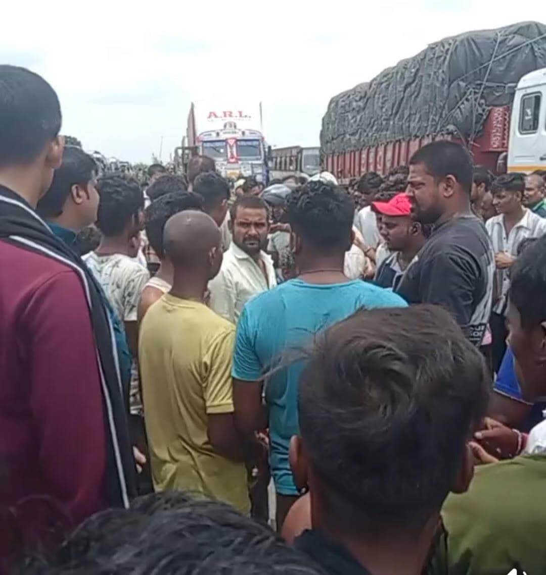 Madhubani : खोपा चौक पर एनएचपार कर रहे एक अधेड़ को पिकअप वैन ने रौंदा