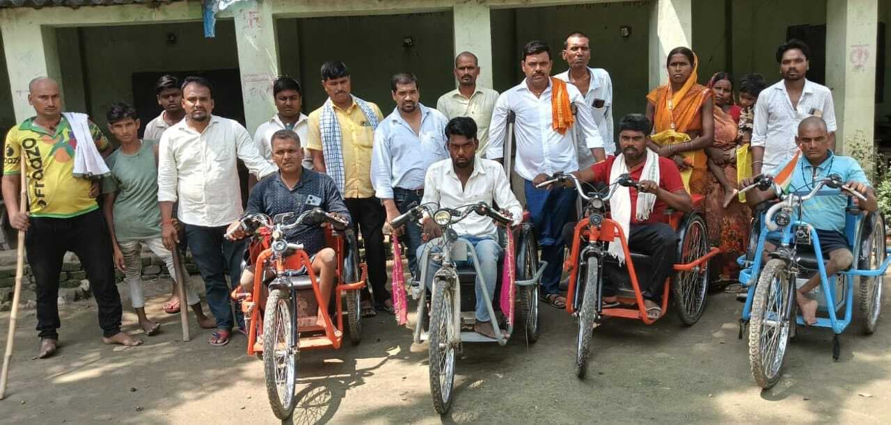 hajipur news. पेंशन की राशि 3000 करने की मांग दिव्यांगों ने की