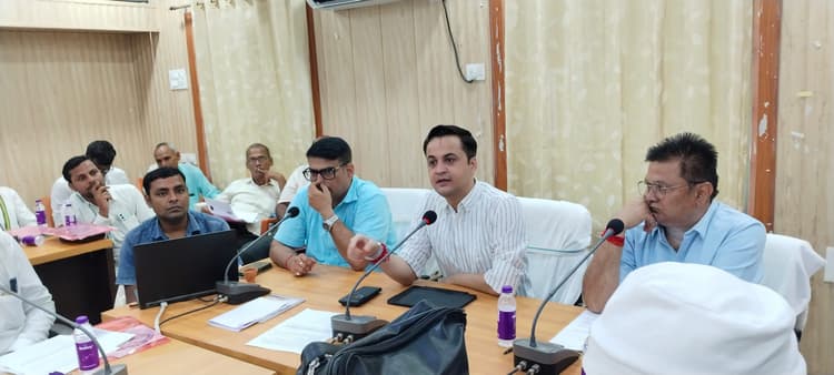 Madhubani : शांति व सद्भाव से मनाएं मोहर्रम का त्योहार: डीएम