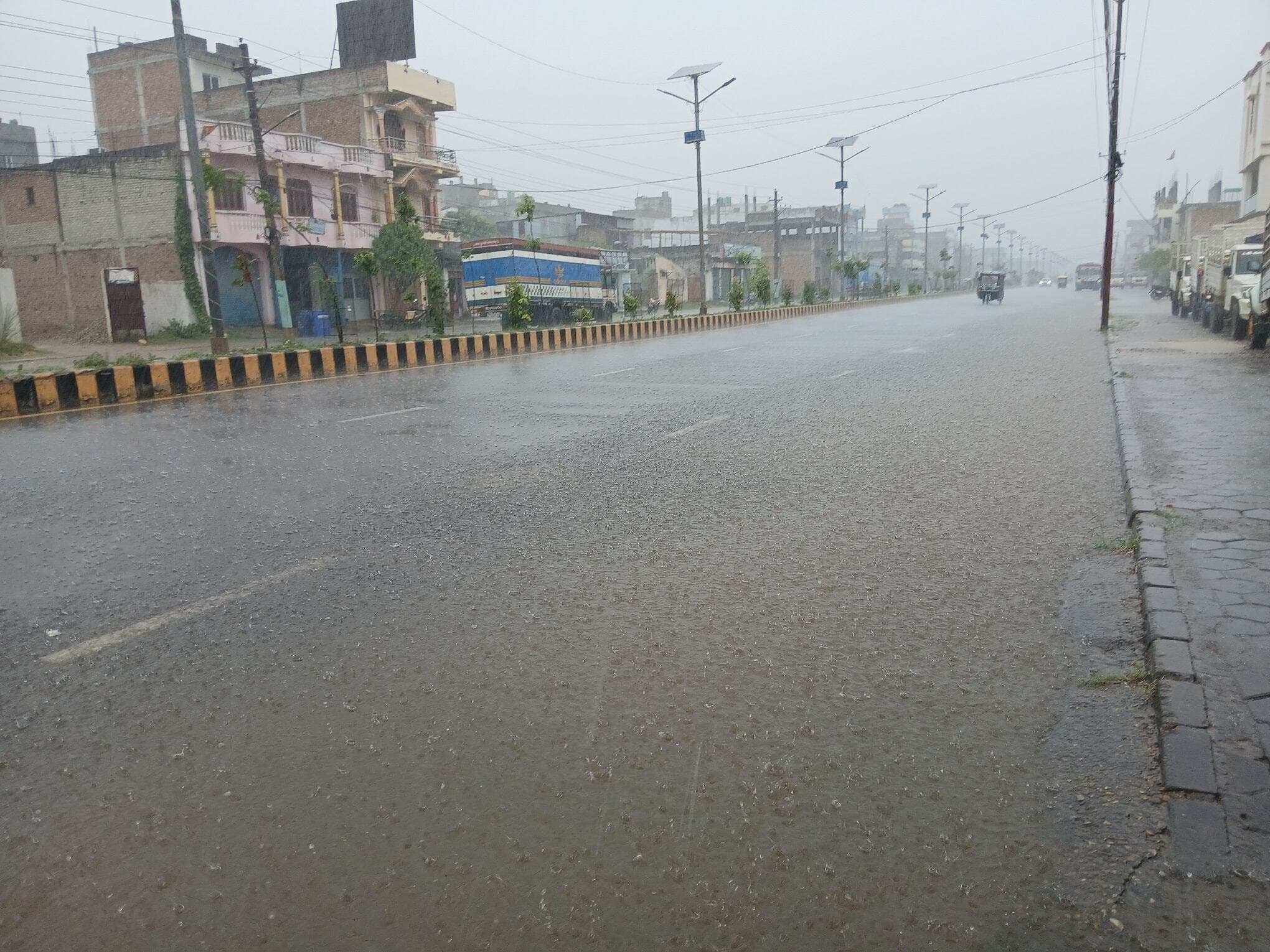 Motihari: भीषण गर्मी के बाद हुई बारिश, किसानों को मिली राहत