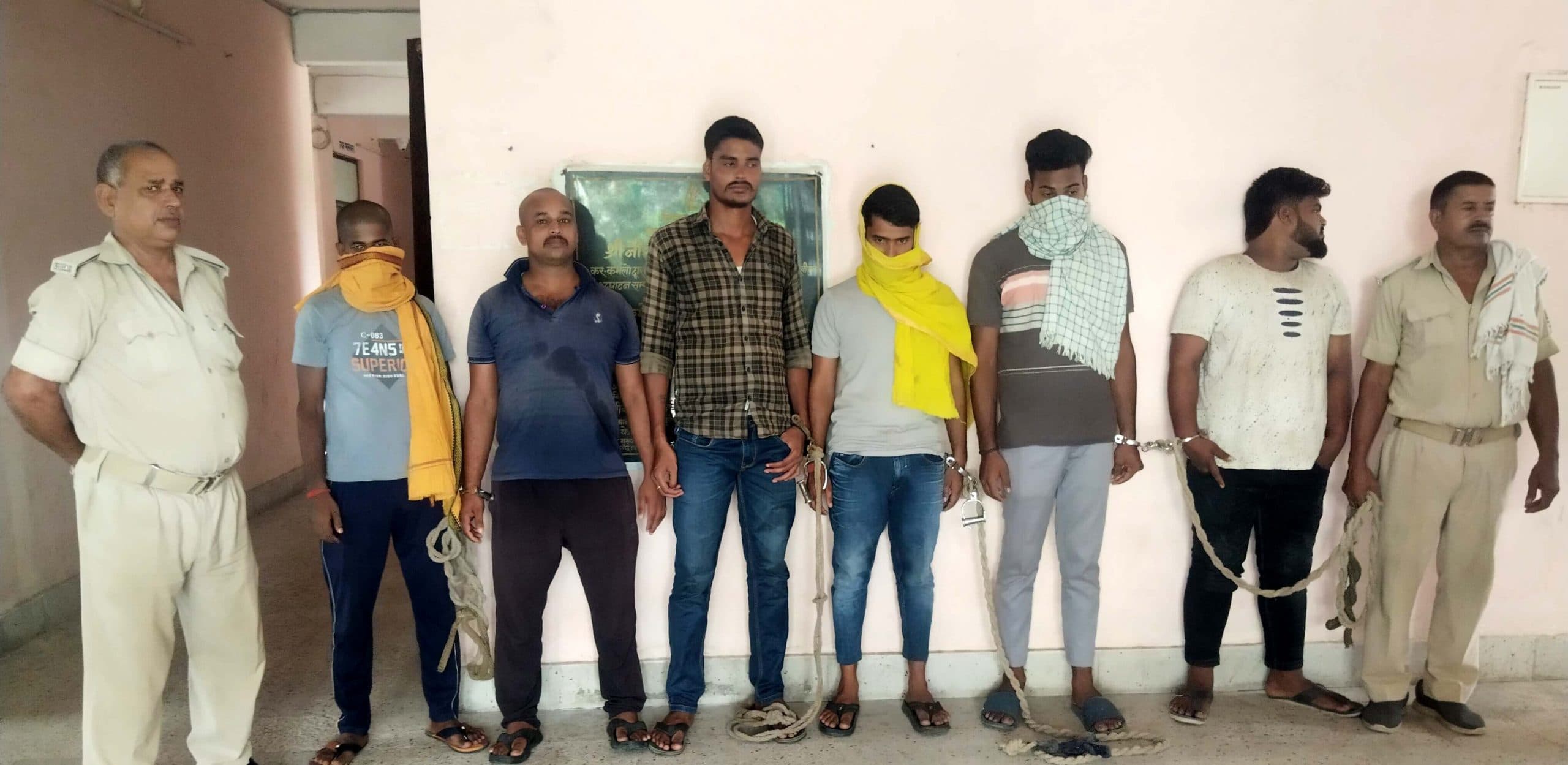 तीन शराब तस्कर व तीन पियक्कड़ गिरफ्तार