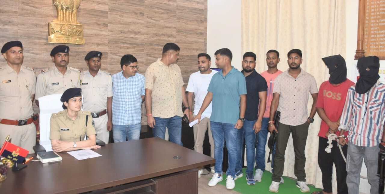 पुलिस ने पकड़ी शराब की बड़ी खेप, कंटेनर से 7392 लीटर विदेशी शराब बरामद