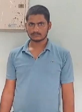 मारपीट मामले में फरार अभियुक्त शंभुगंज से गिरफ्तार