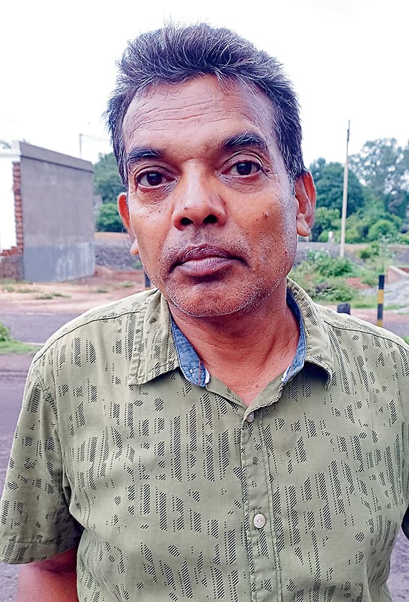 ड्यूटी के दौरान सिक्योरिटी गार्ड की बेरहमी से पिटाई