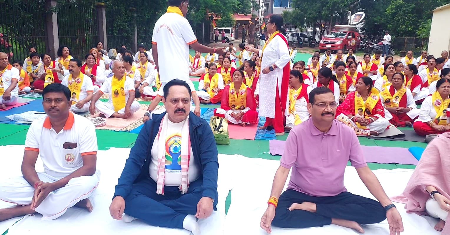 International Yoga Day: भाजपा ने मंडल स्तर पर मनाया योग दिवस, देखें PHOTOs