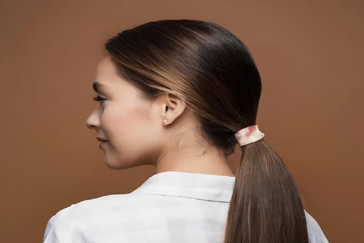 low pony tail