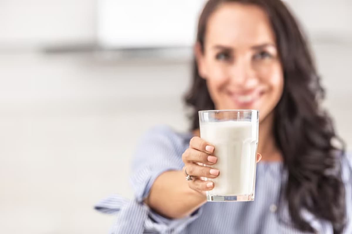 World Milk Day: 99% लोग नहीं जानते दूध पीने के सही फायदे, जान जाएंगे तो हर रोज करेंगे सेवन