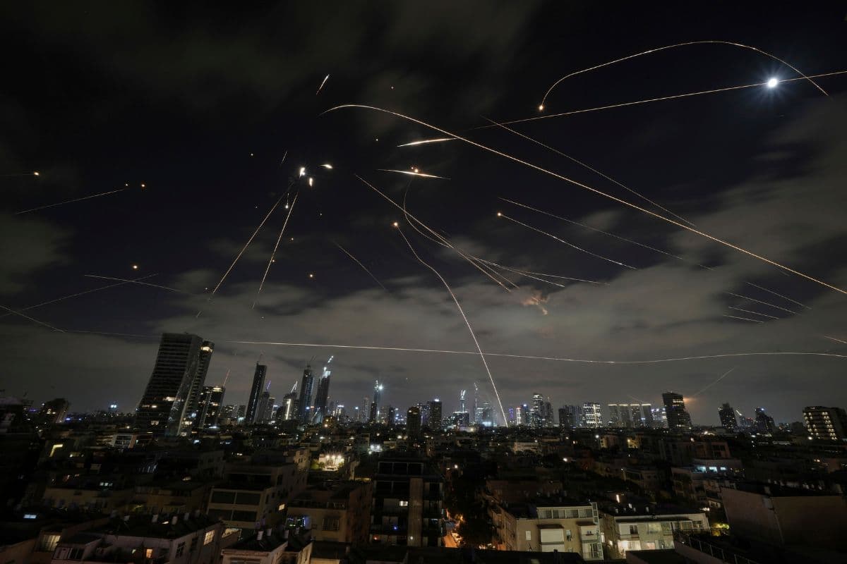 Iran Israel War: इजराइल ने तेहरान के आसमान पर कब्जे का किया ऐलान