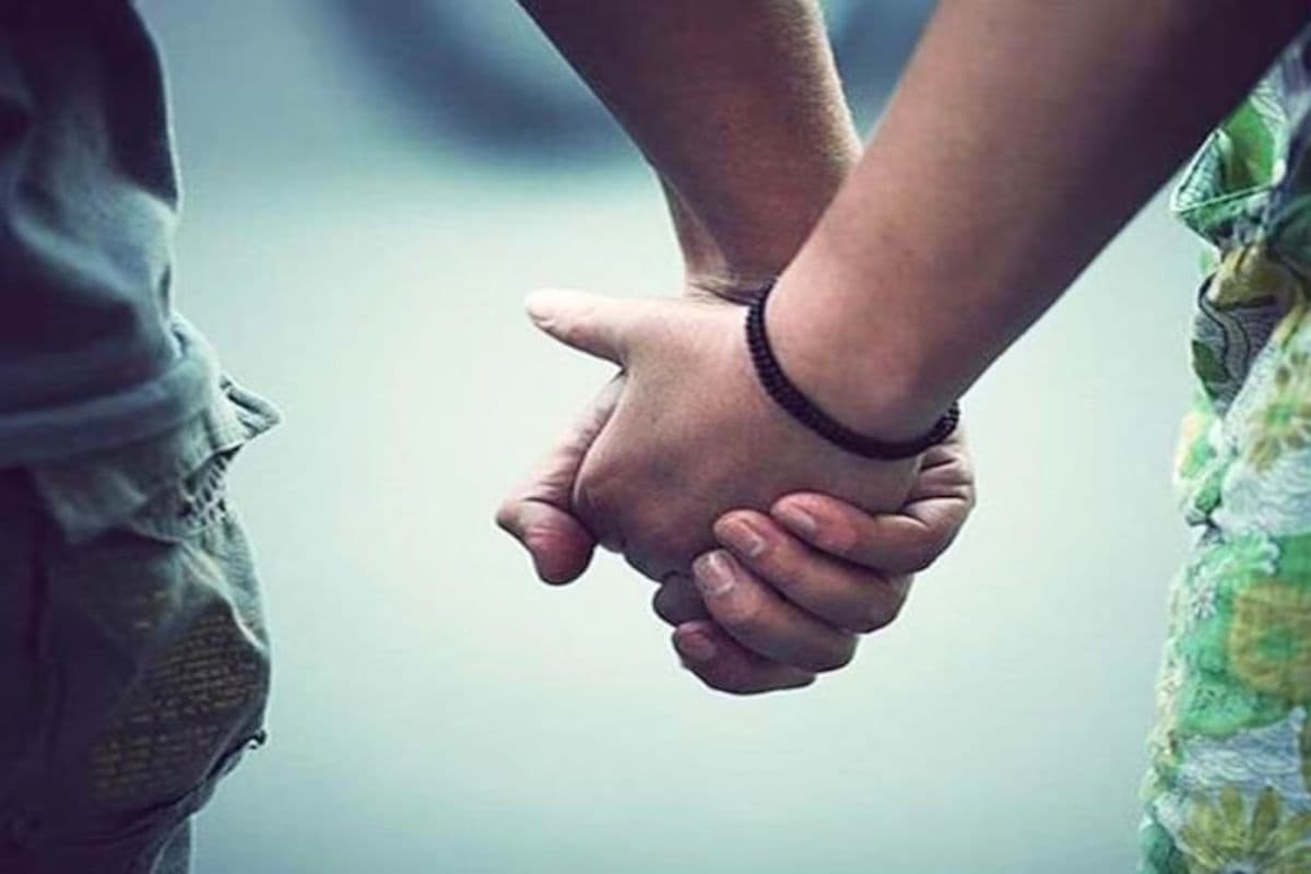 सोशल मीडिया वाला इश्क निकला धोखा! जिसके लिए लड़की ने छोड़ी घर-द्वार, वही पुलिस को देख हो गया फरार