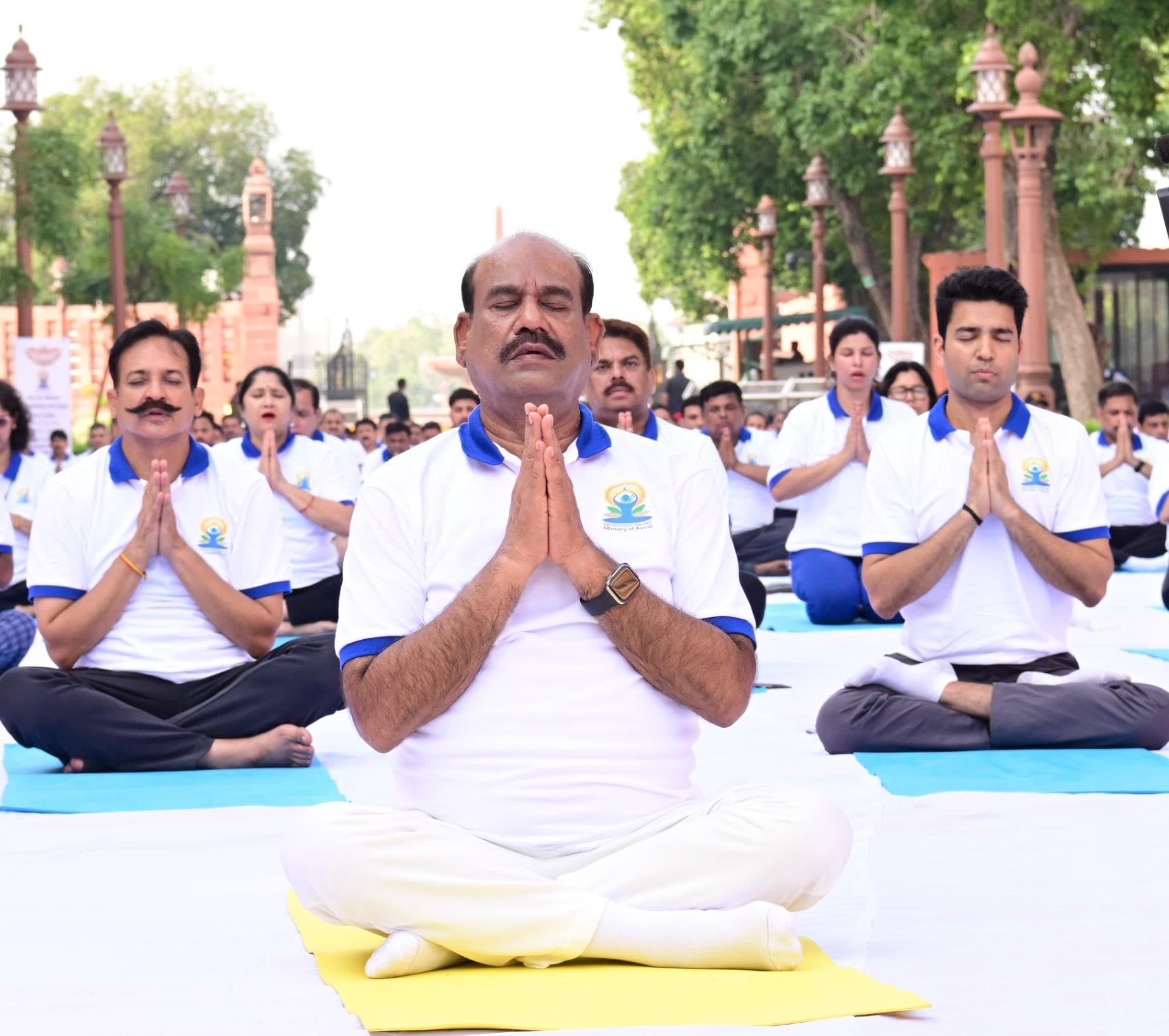 IDY: शरीर, मन और आत्मा के बीच सामंजस्य स्थापित करने का एक शक्तिशाली साधन है योग
