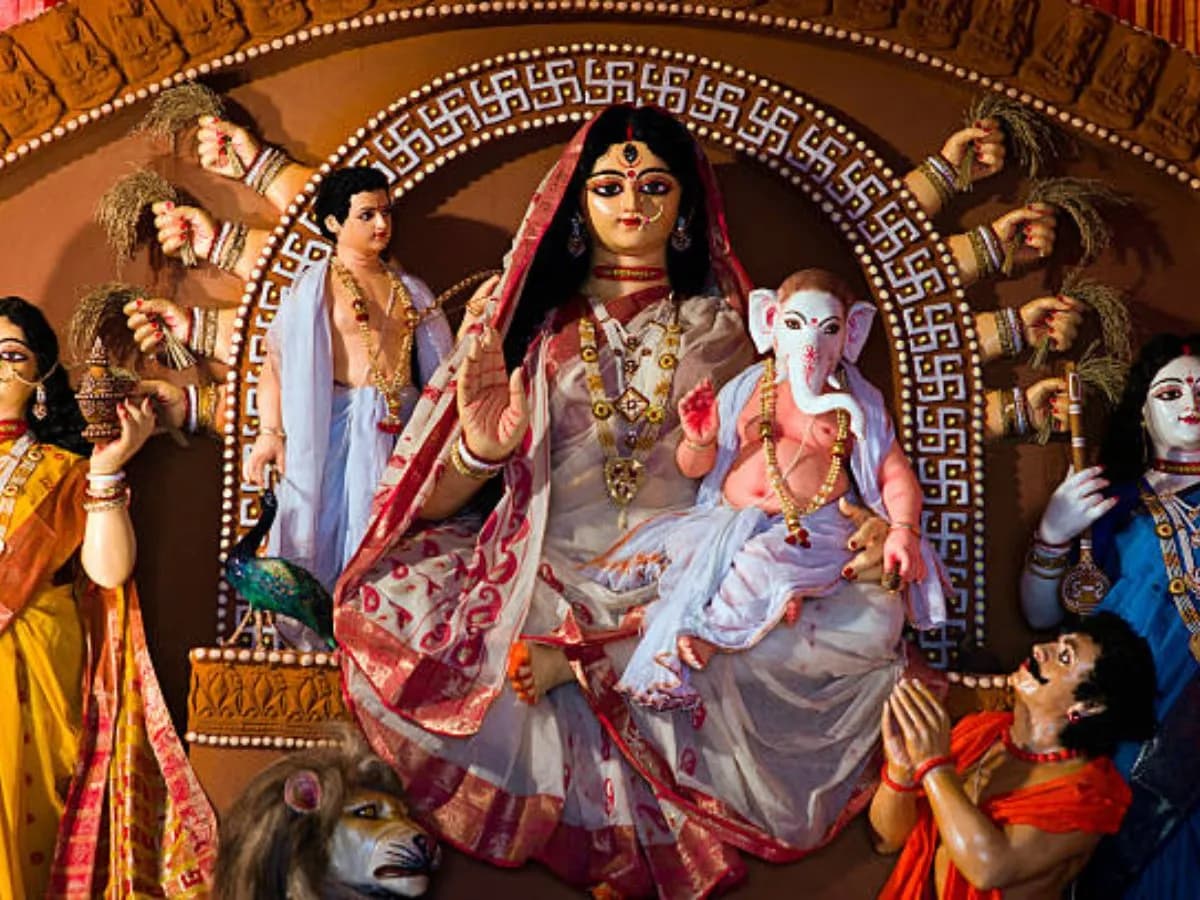 Ashadha Gupt Navratri 2025 के दौरान करें सच्चे दिल से माताजी की आराधना अपनाएं ये पूजा विधि