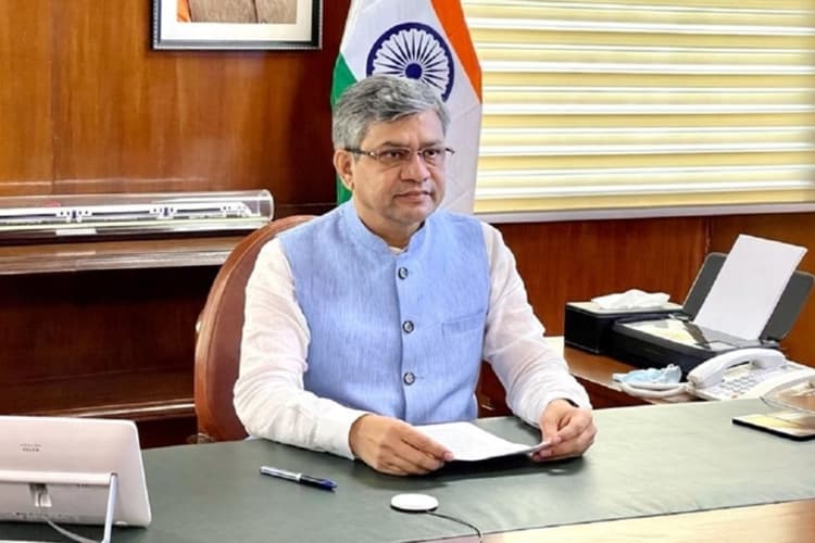 Rail Minister in Bihar: अब समस्तीपुर रेल मंडल का हिस्सा होगा कर्पूरीग्राम स्टेशन, रेल मंत्री का एलान