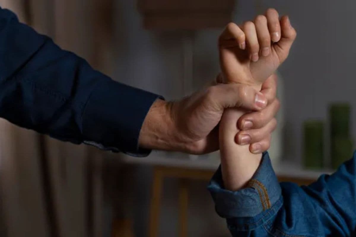 Bihar News: पटना जंक्शन पर दबोचा गया बाल तस्कर, इस ट्रेन से बचाए गए 9 बच्चे