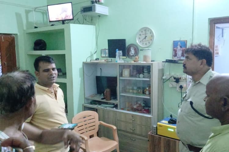 Bihar News: जमुई में रिटायर्ड शिक्षक के घर भीषण डकैती, पति-पत्नी को बंधक बनाकर मचाया लूटपाट