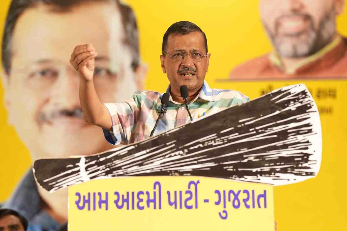 Video : बीजेपी और कांग्रेस प्रेमी-प्रेमिका, दोनों रात में चोरी-छिपे मिलते हैं, अरविंद केजरीवाल का तंज