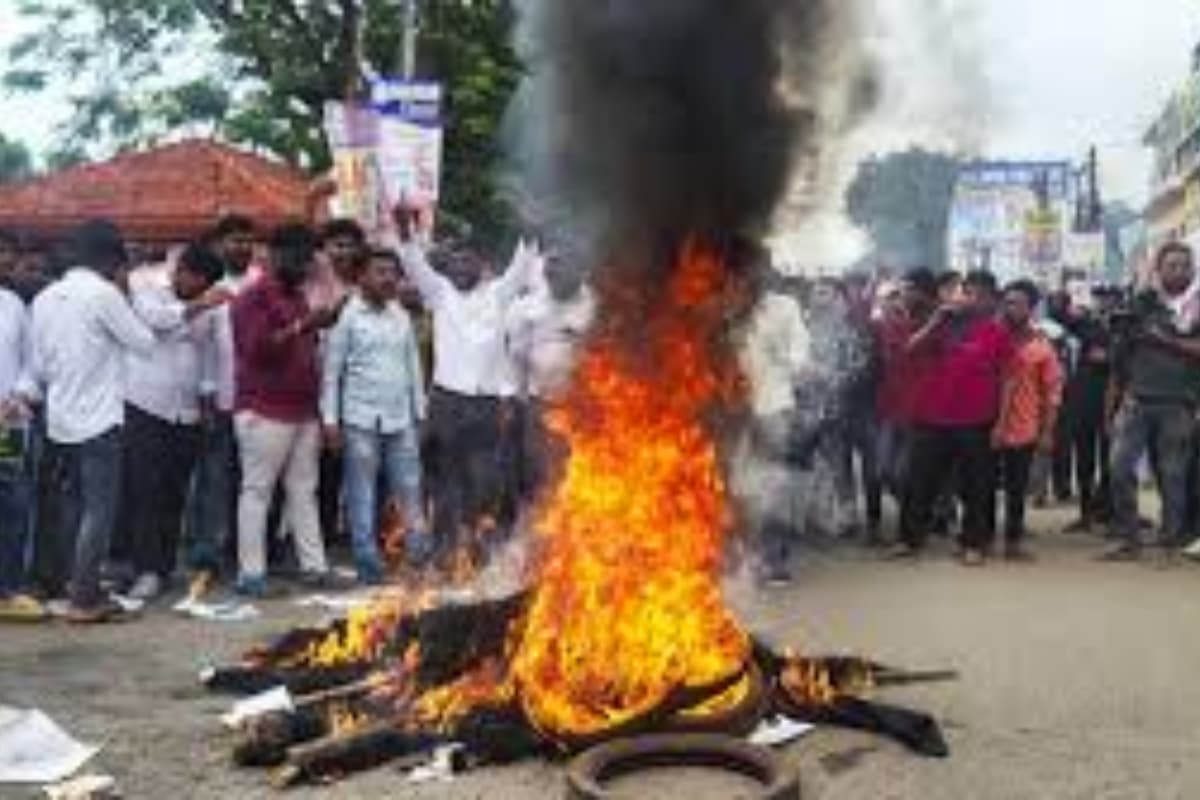 Balasore Student Death: भुवनेश्वर में BJD का जोरदार प्रदर्शन, पुलिस ने दागे आंसु गैस के गोले