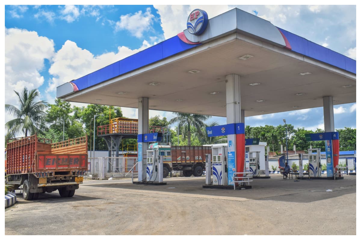 Petrol Diesel Price: बिहार में पेट्रोल-डीजल हुआ सस्ता, यूपी में मंहगा, देखें दिल्ली-मुंबई में क्या चल रहा है रेट