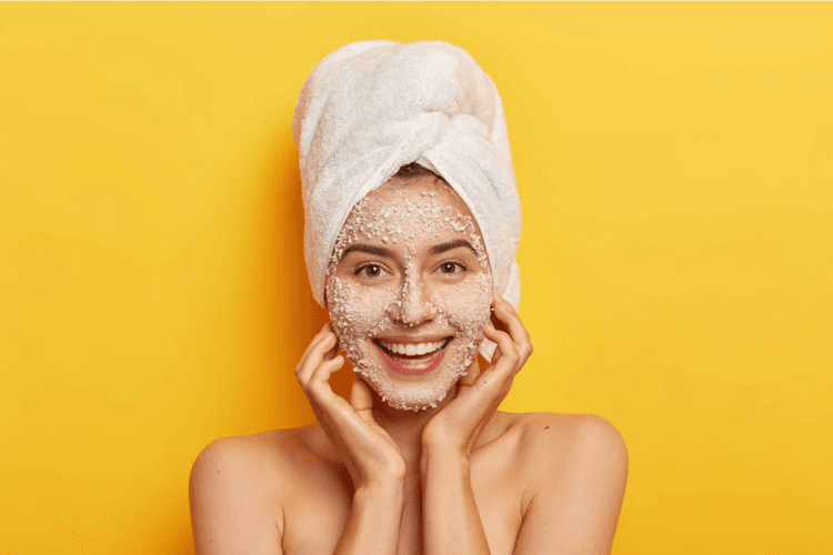 Best Natural Face Masks for Glowing Skin: स्किनकेयर रूटीन में शामिल करें ये 4 नेचुरल फेस मास्क, ग्लोइंग स्किन पाएं
