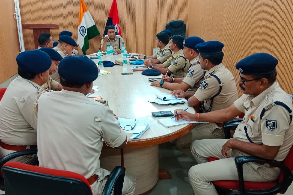 Bihar News: तिरहुत रेंज की क्राइम मीटिंग में DIG ने SP और थानेदारों को दी चेतावनी, अब ये काम नहीं हुआ तो होगी बड़ी कार्रवाई