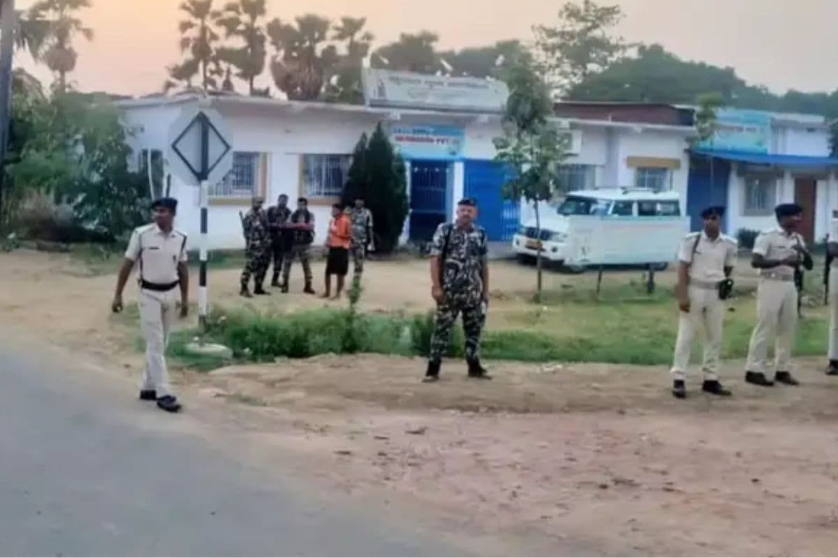 Bihar News: बिहार में नाबालिग लड़की की जबरन मांग में सिंदूर डालने की कोशिश, विरोध करने पर मां-बेटी की पिटाई