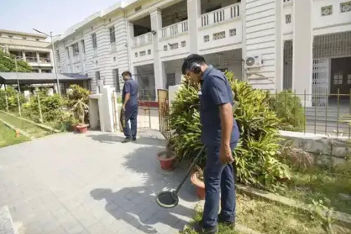 Bomb Threat Bangalore: ईमेल से बम की धमकी, बेंगलुरु के कई स्कूलों में मचा हड़कंप