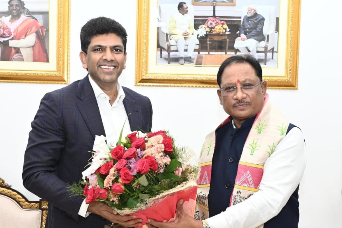 Chhattisgarh News: नक्सल प्रभावित क्षेत्रों में लगेंगे 400 नए BSNL टावर, राज्यमंत्री डॉ. पेम्मासानी चंद्रशेखर ने की समीक्षा