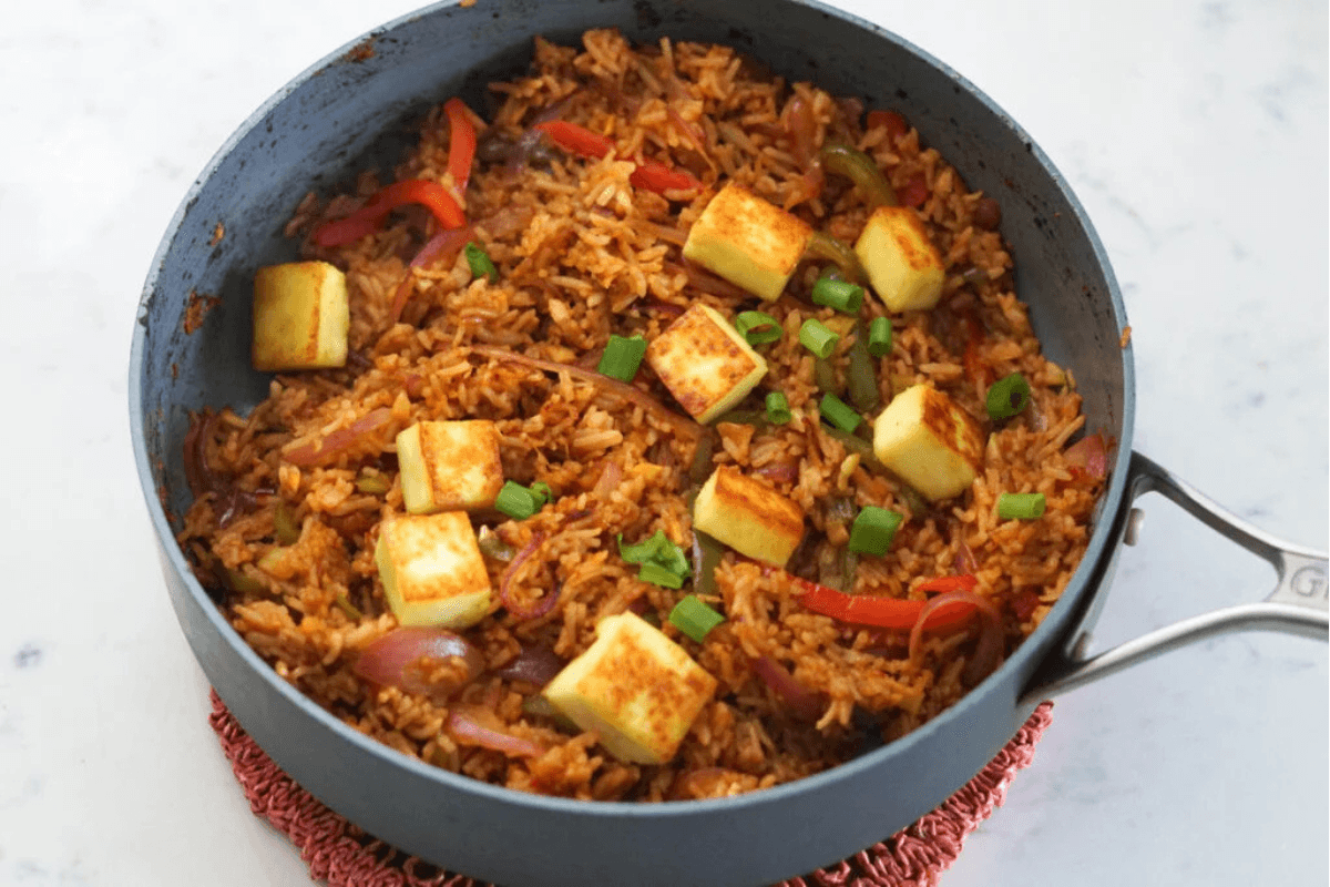 Chilli Paneer Fried Rice: घर पर बनाए जल्दी और मजेदार चिल्ली फ्राइड राइस, डिनर बनाएं खास