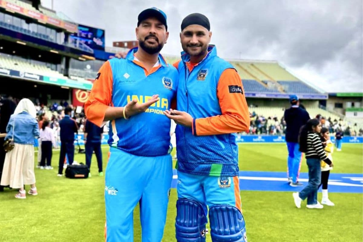 IND vs PAK मैच रद्द होते ही मुसीबत में फंसे हरभजन सिंह, सोशल मीडिया पर लोगों ने जमकर किया ट्रोल