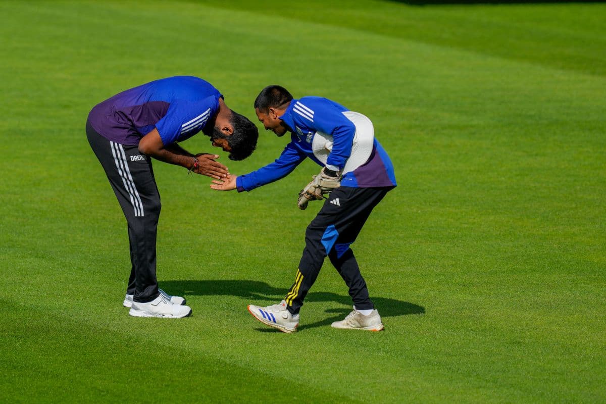 Jasprit Bumrah bowed down to Raghvedra Dwivedi