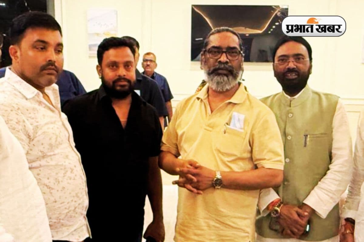 दिल्ली में सीएम से मिले देवघर विधायक, हेमंत सोरेन ने बताया गुरुजी के स्वास्थ्य का हाल