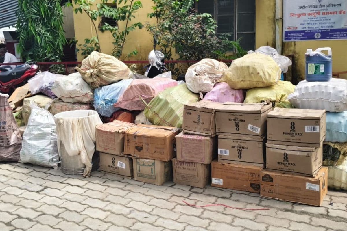 Fake Liquor Factory: झारखंड के गिरिडीह में नकली शराब फैक्ट्री का भंडाफोड़, घर का मालिक समेत 3 अरेस्ट