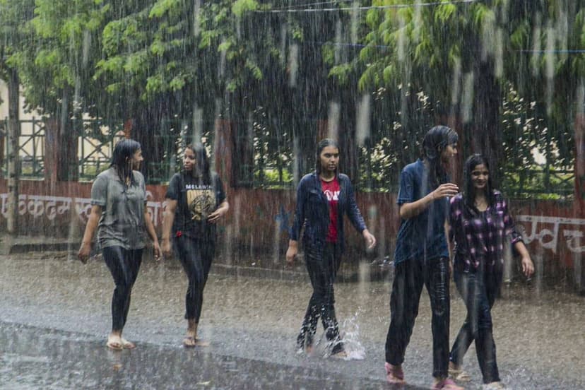 Heavy Rain Alert : दिल्ली में होगी भारी बारिश, अगले 7 दिन के लिए IMD ने ...