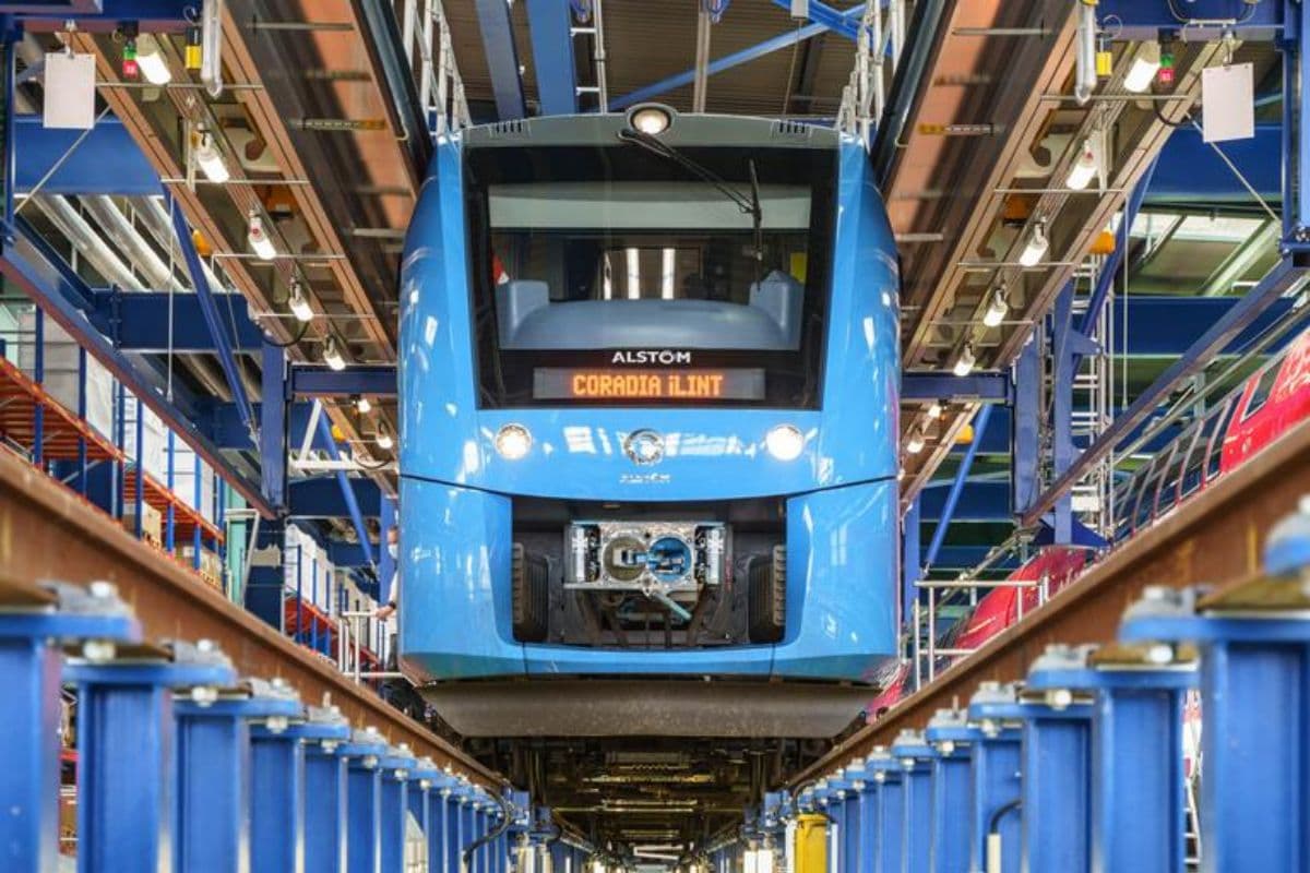 भारत की पहली हाइड्रोजन ट्रेन को मिली हरी झंडी, जानें कब और कहां से चलेगी