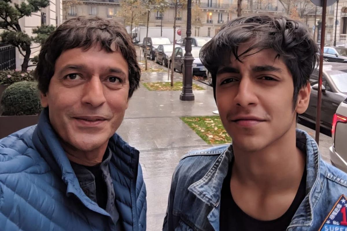 Saiyaara की सफलता के बाद चंकी पांडे ने पैप्स के सामने की अहान की जमकर तारीफ, कहा- 'मेरा बच्चा है वो...'