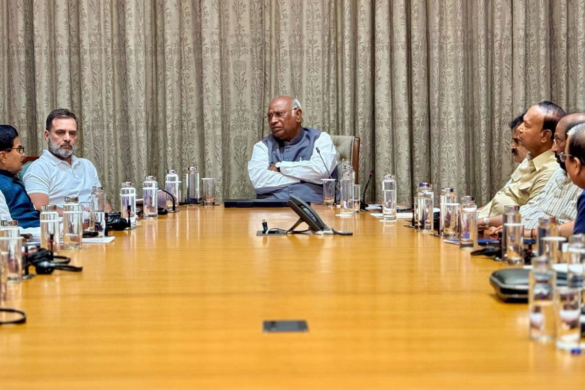 मानसून सत्र से पहले विपक्ष आज करेगी मंथन, सरकार को इन मुद्दों पर घेरने की बनेगी रणनीति!