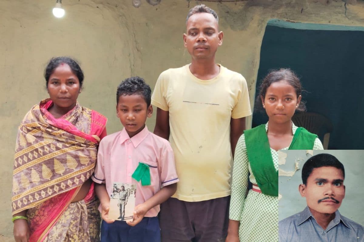 Kargil Vijay Diwas 2025: विश्राम मुंडा को शहीद हुए बीत गए ढाई दशक, आज भी पक्का मकान को तरस रहा बेटा विक्रम मुंडा