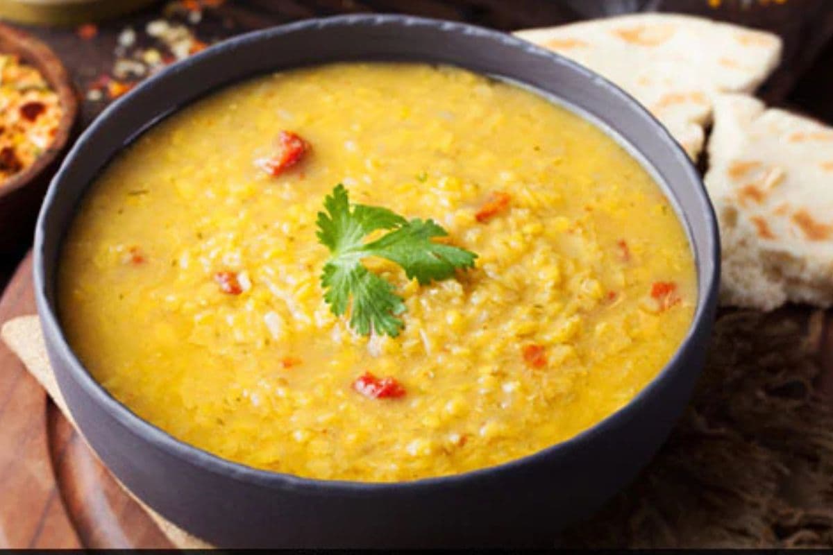 Oil Free Dal Tadka Recipe: वजन घटाएं पर स्वाद नहीं, जानें ऑयल फ्री दाल तड़के की सीक्रेट रेसिपी