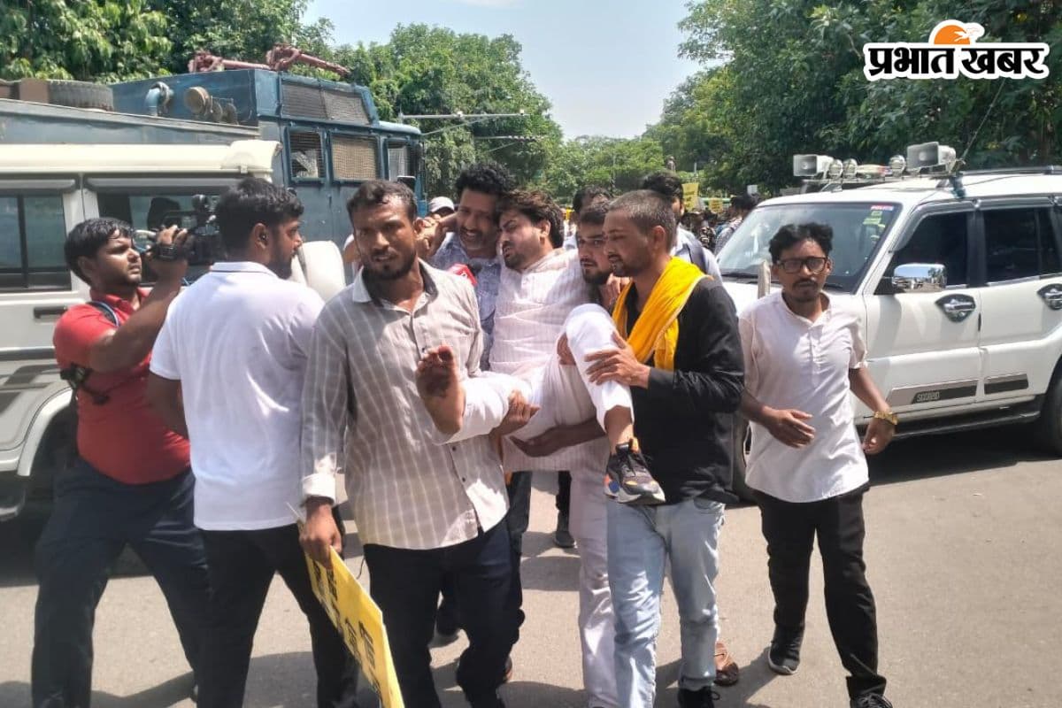 Bihar Politics: जनसुराज के कार्यकर्ता और पुलिसकर्मियों में भिड़ंत, लाठीचार्ज में कई नेता घायल