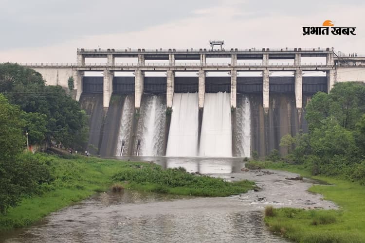 झारखंड में भारी बारिश, पतरातू नलकारी डैम के खोले गए दो फाटक, रामगढ़वालों के लिए अलर्ट