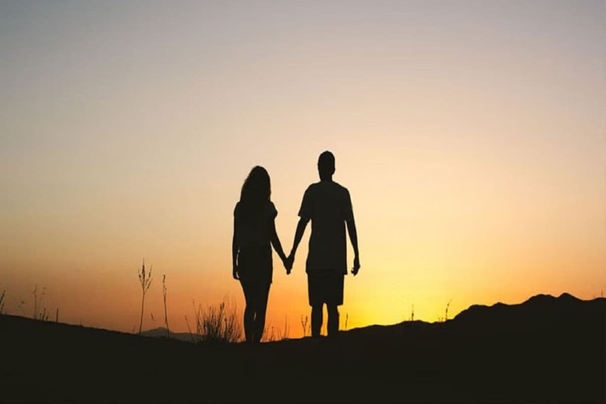 Bihar News: घर से भागकर 15 दिन पहले प्रेमी से नाबालिग ने रचाई थी शादी, अब पति छोड़कर भागा