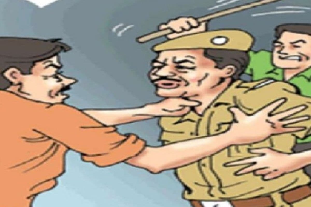 Muzaffarpur: बोचहां में दबंगों का हौसले बुलंद, ड्यूटी जा रहे चौकीदार को पीटा, वर्दी फाड़ी