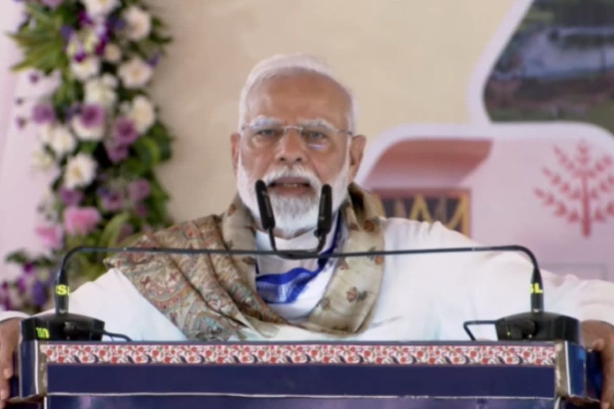 PM Modi in Bihar: 'बाबा से आप लोगन खातिर प्रार्थना करत बानी', सोमेश्वर नाथ को नमन कर पीएम मोदी ने भोजपुरी में शुरू किया भाषण