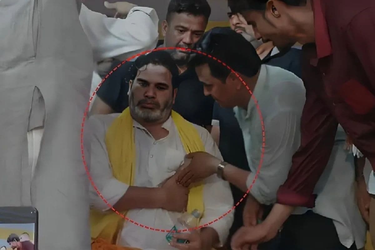 प्रशांत किशोर की पसली में लगी चोट, भोजपुर में कार्यक्रम छोड़ हॉस्पिटल में एडमिट